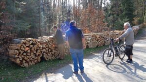Mise de bois et coup de balais